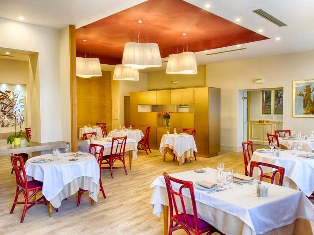 Hotel Restaurant Le Parc Moulins  Dış mekan fotoğraf